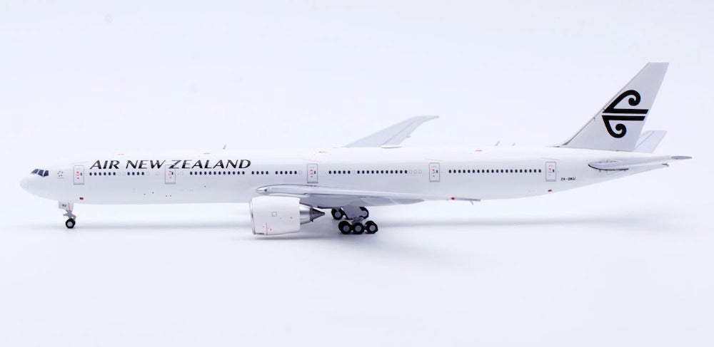 Air New Zealand Boeing B777-300ER ZK-OKU 1/400 Scale Diecast Model JCWings