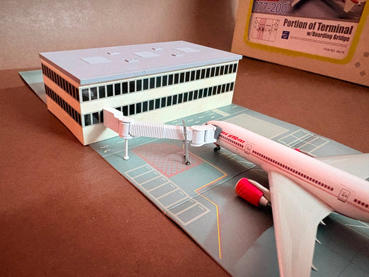 Air India Boeing 777-200LR VT-ALB with Terminal Building & Aerobridge 1/400 Diecast Scale Model Dragon Wings