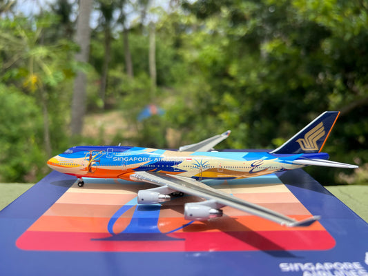 Singapore Airlines Boeing 747-400 9V-SPK Tropical Livery) 1/400 Scale Diecast Model | Apollo Models