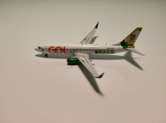 GOL (Brazil Football Team Livery) Boeing B737-800 PR-GXB 1/400 Diecast Scale Model Phoenix Models