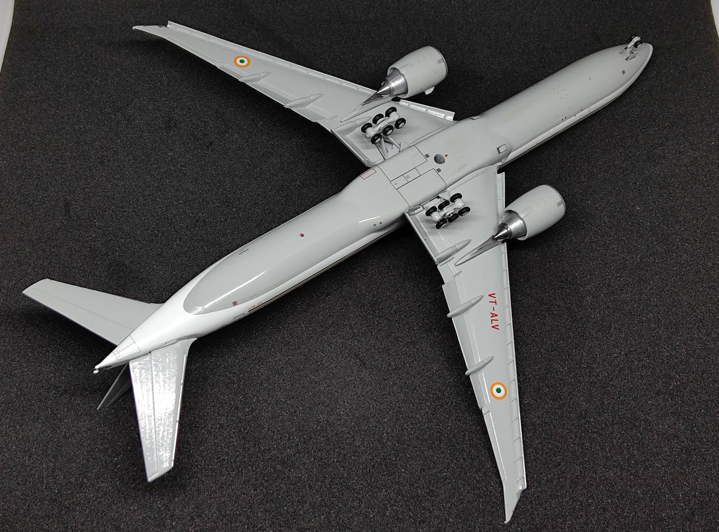 Bharat India Boeing 777-300ER VT-ALV 1/400 Aircraft Scale Model JCWings