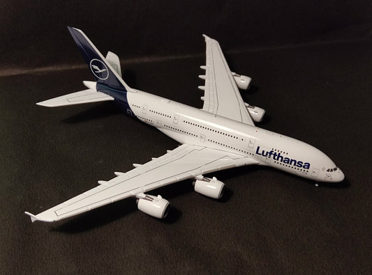 Lufthansa Airbus A380-800 (New Livery) D-AIMB 1/400 Diecast Scale Model GeminiJets