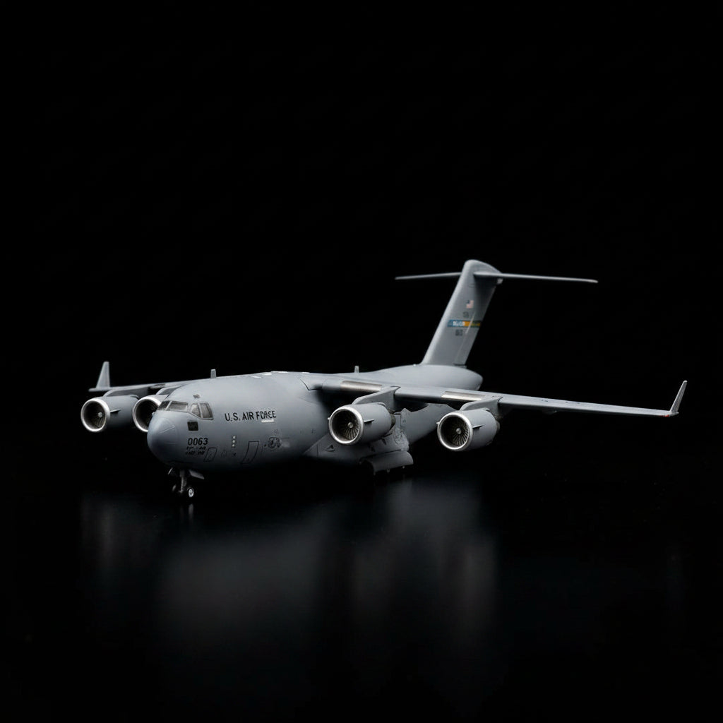 Mcdonnell Douglas C-17 Globemaster III 1/200 Diecast Aircraft Snapfit Model