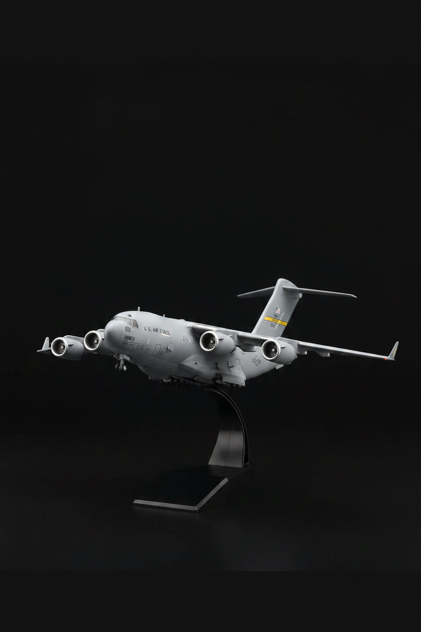 Mcdonnell Douglas C-17 Globemaster III 1/200 Diecast Aircraft Snapfit Model