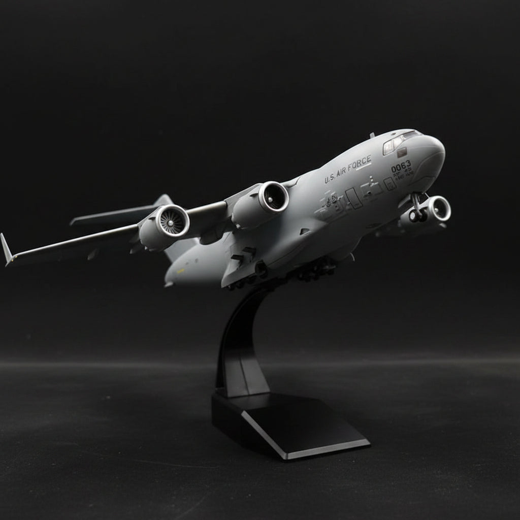 Mcdonnell Douglas C-17 Globemaster III 1/200 Diecast Aircraft Snapfit Model
