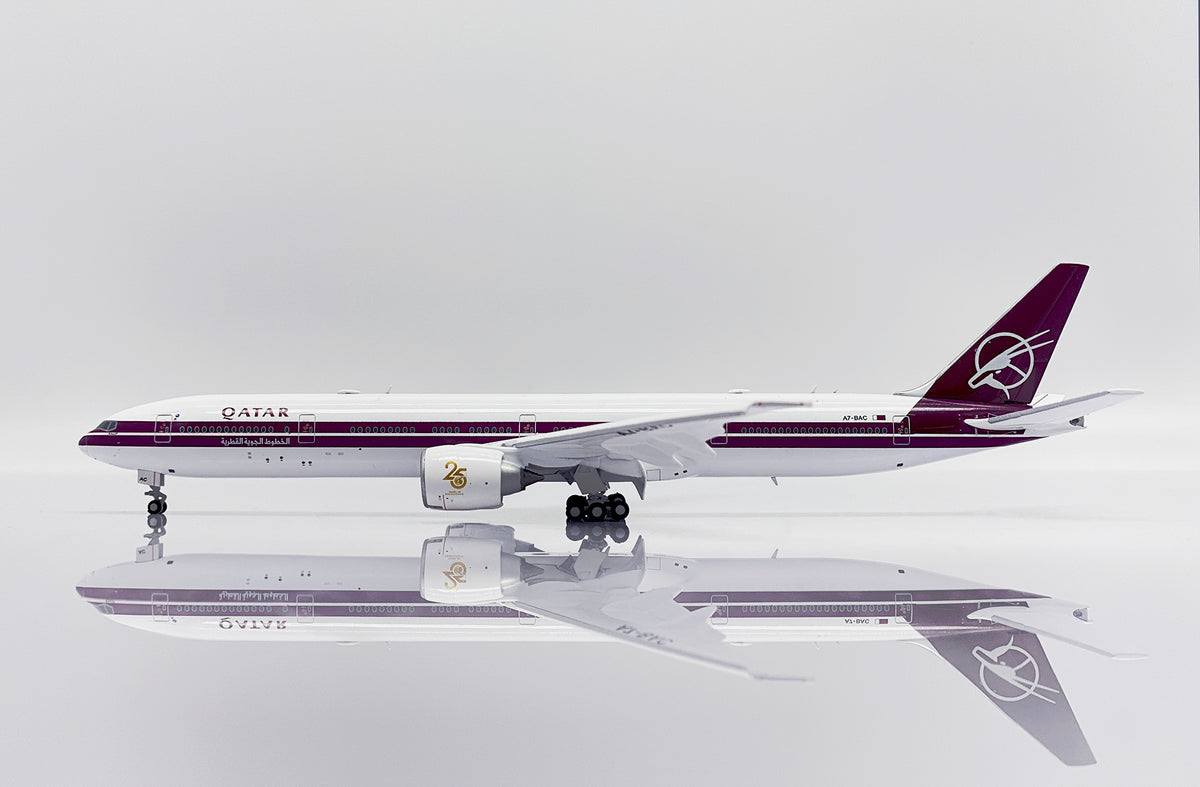 Qatar Airways Retro Livery (Flaps Down version) Boeing B777-300ER A7-BAC 1/400 Diecast Scale Model JCWings
