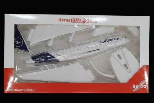 Lufthansa Airbus A380-800 1/200 Scale Snap Fit Model Herpa