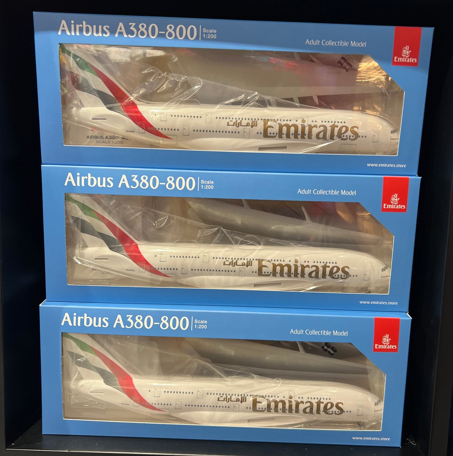 Emirates Airbus A380-800 (New Livery) 1/200 Scale Snap Fit Model with Landing Gears