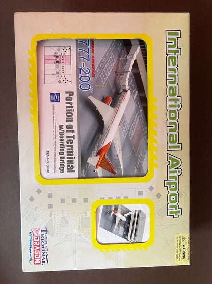 Air India Boeing 777-200LR VT-ALB with Terminal Building & Aerobridge 1/400 Diecast Scale Model Dragon Wings