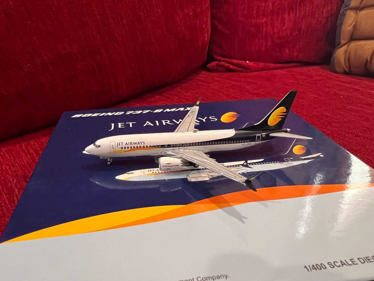 Jet Airways Boeing 737 MAX 1/400 VT- JXB JC Wings Diecast Scale Model