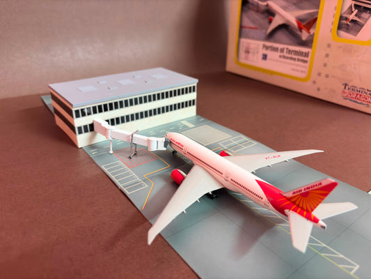 Air India Boeing 777-200LR VT-ALB with Terminal Building & Aerobridge 1/400 Diecast Scale Model Dragon Wings