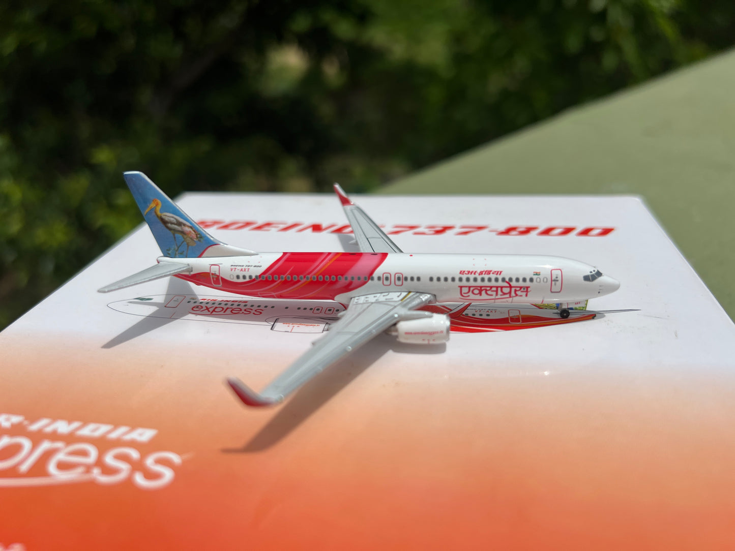 Air India Express Boeing 737-800 VT-AXT (Stork & Peacock) 1/400 Scale Diecast Model Brand Phoenix