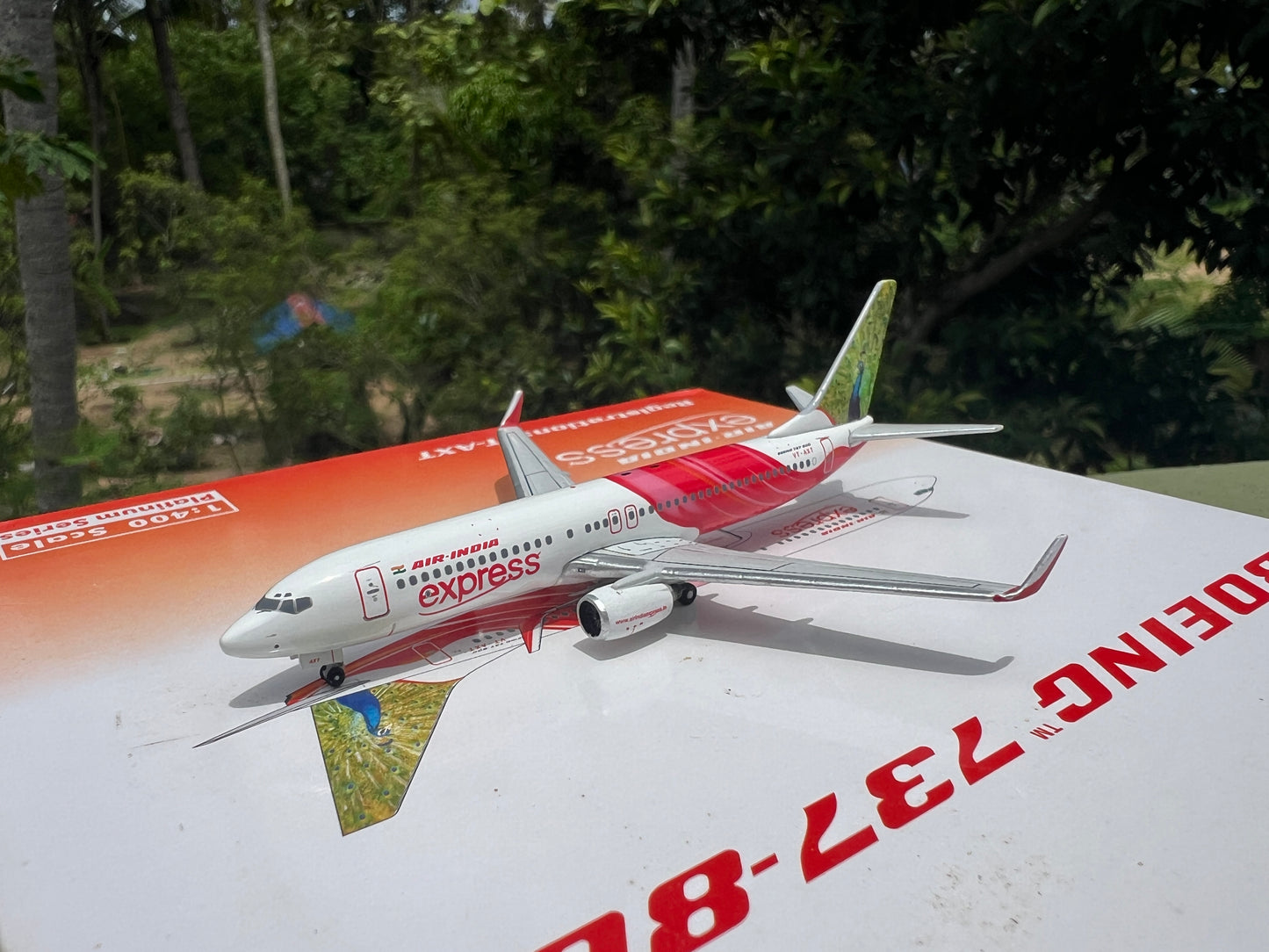 Air India Express Boeing 737-800 VT-AXT (Stork & Peacock) 1/400 Scale Diecast Model Brand Phoenix