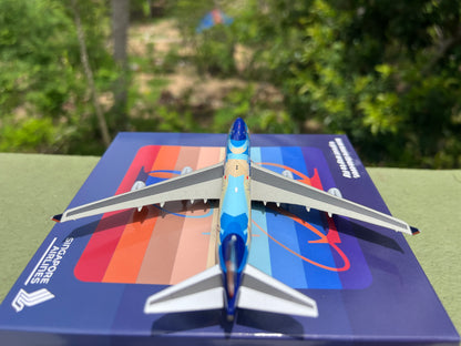 Singapore Airlines Boeing 747-400 9V-SPK Tropical Livery) 1/400 Scale Diecast Model | Apollo Models