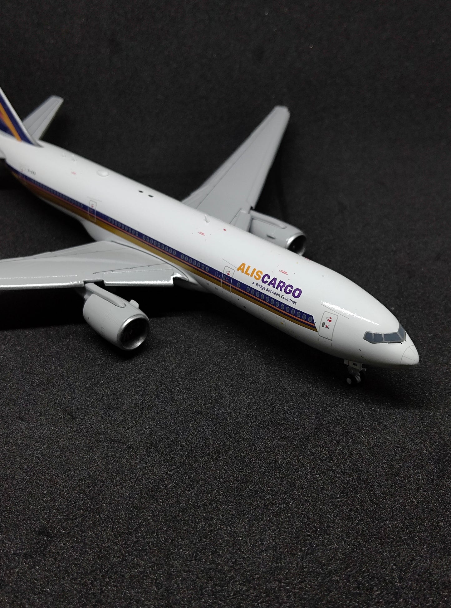 Alis Cargo Boeing B777-200ER EI-GWB 1/400 flaps down version Diecast Scale Model JCWings