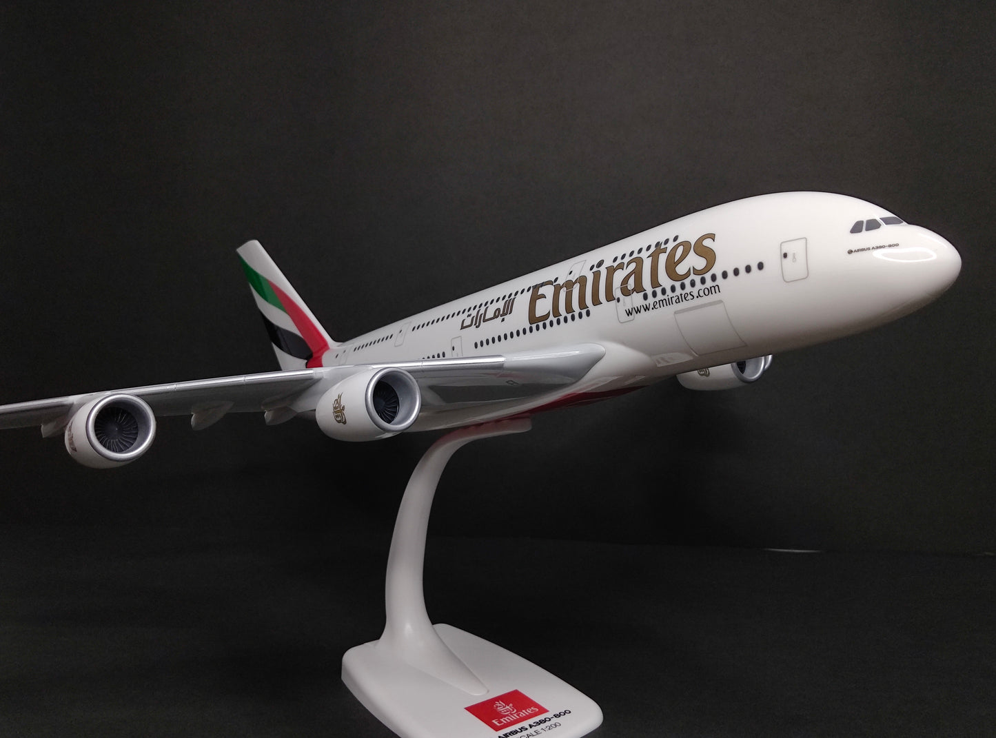 Emirates Airbus A380-800 A6-EUI (Classic Livery) 1/200 Scale Snap Fit Model