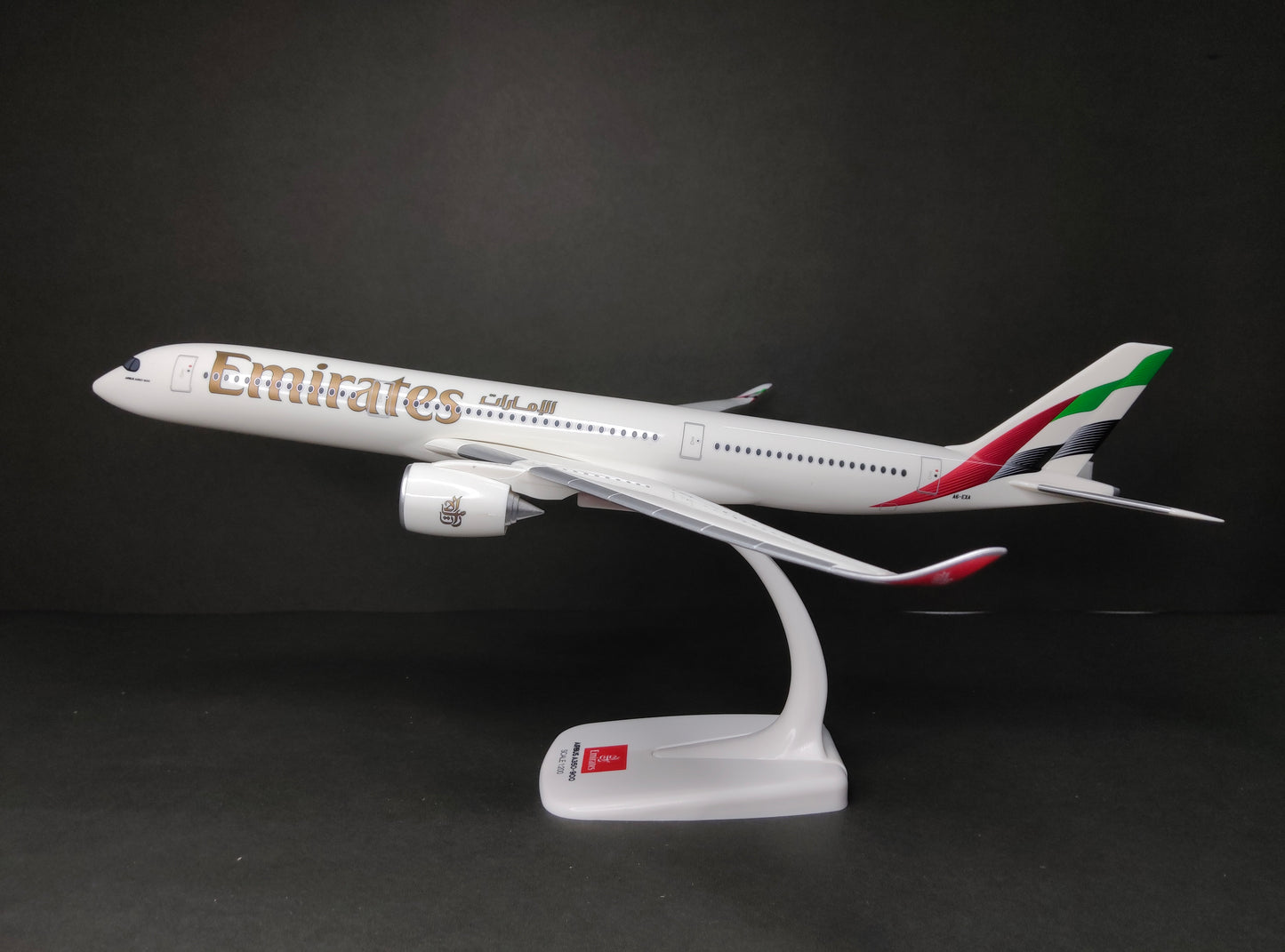 Emirates Airbus A350-900 A6-EXA 1/200 Scale Snap Fit Model