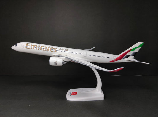 Emirates Airbus A350-900 A6-EXA 1/200 Scale Snap Fit Model