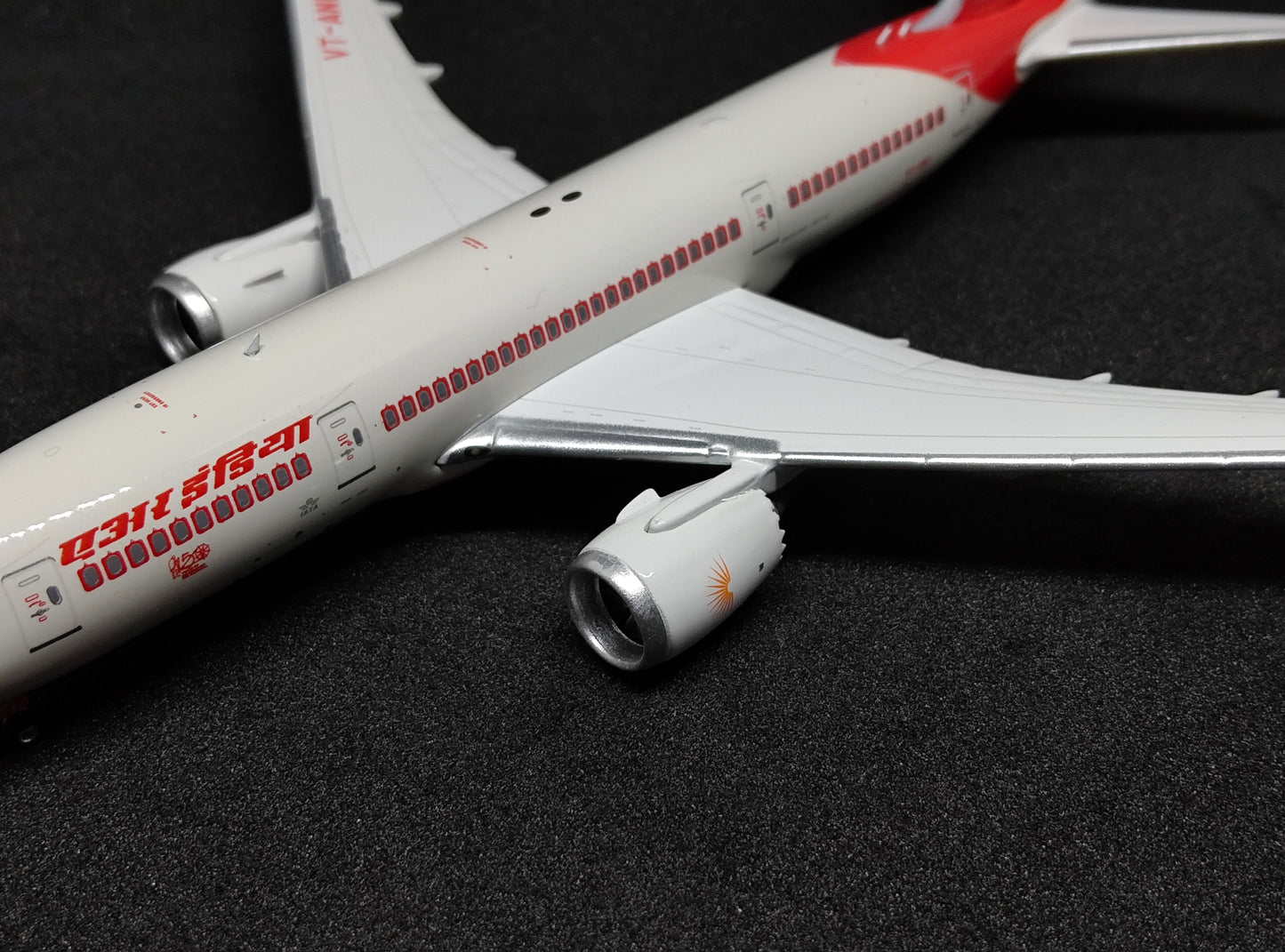 Air India Boeing 787-8 (Mahatma Gandhi Tail Livery) VT-ANP 1/400 Diecast Scale Model Phoenix