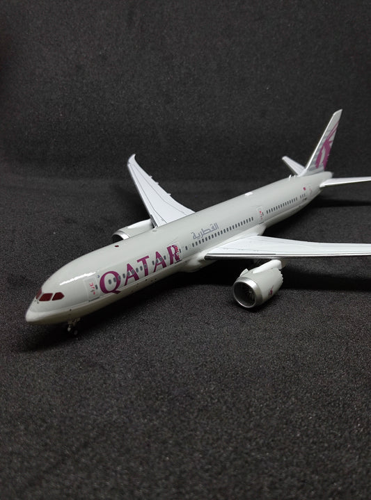 क़तर एयरवेज़ बोइंग 787-9 A7-BHF 1/400 डाईकास्ट स्केल मॉडल एविएशन400