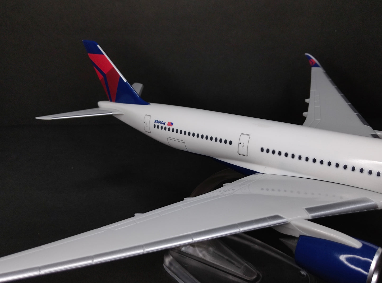 Delta Airlines Airbus A350-900 N501DN 1/200 Scale Snap Fit Model