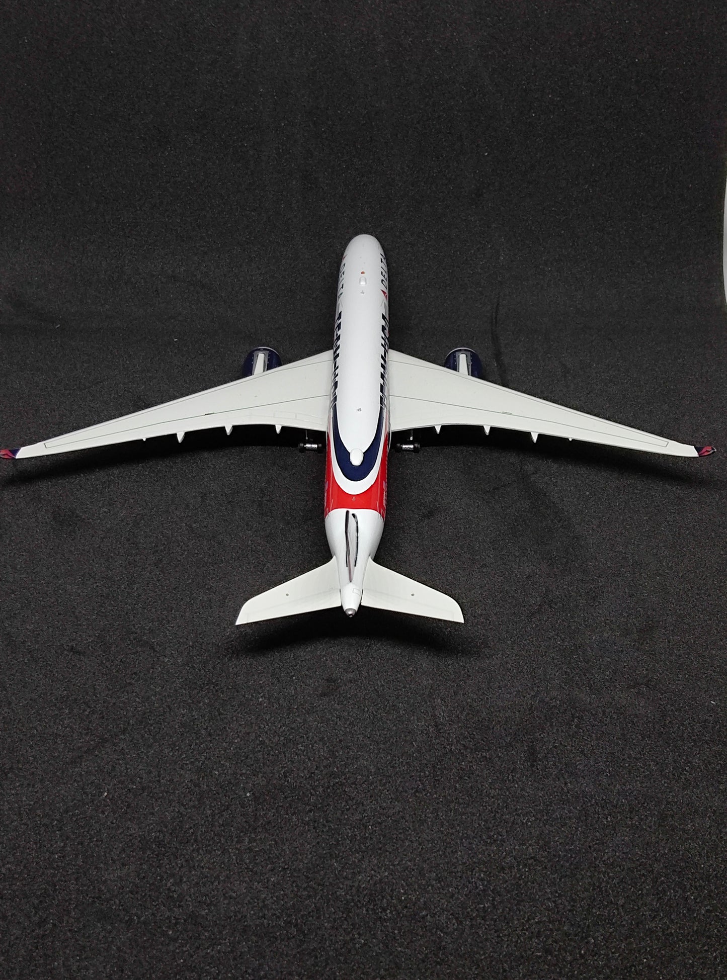 Delta Airlines (Team USA livery) Airbus A350-900 N521DN 1/400 Diecast Scale Model Aviation400 Detachable Landing Gear