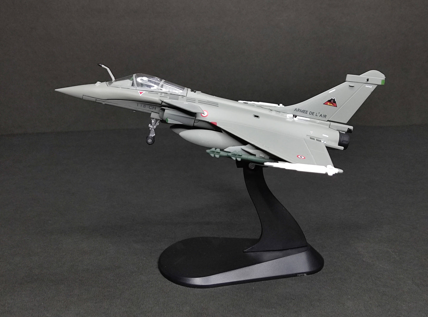 Dassault Rafale Fighter Jet 1/100 Aircraft Scale Model