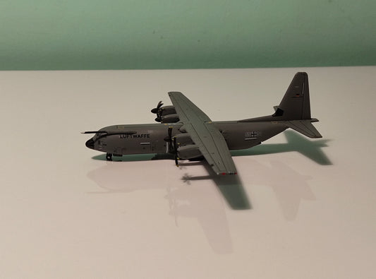 Luftwaffe Lockheed C-130J-30 5501 1/400 Diecast Scale Model GeminiJets
