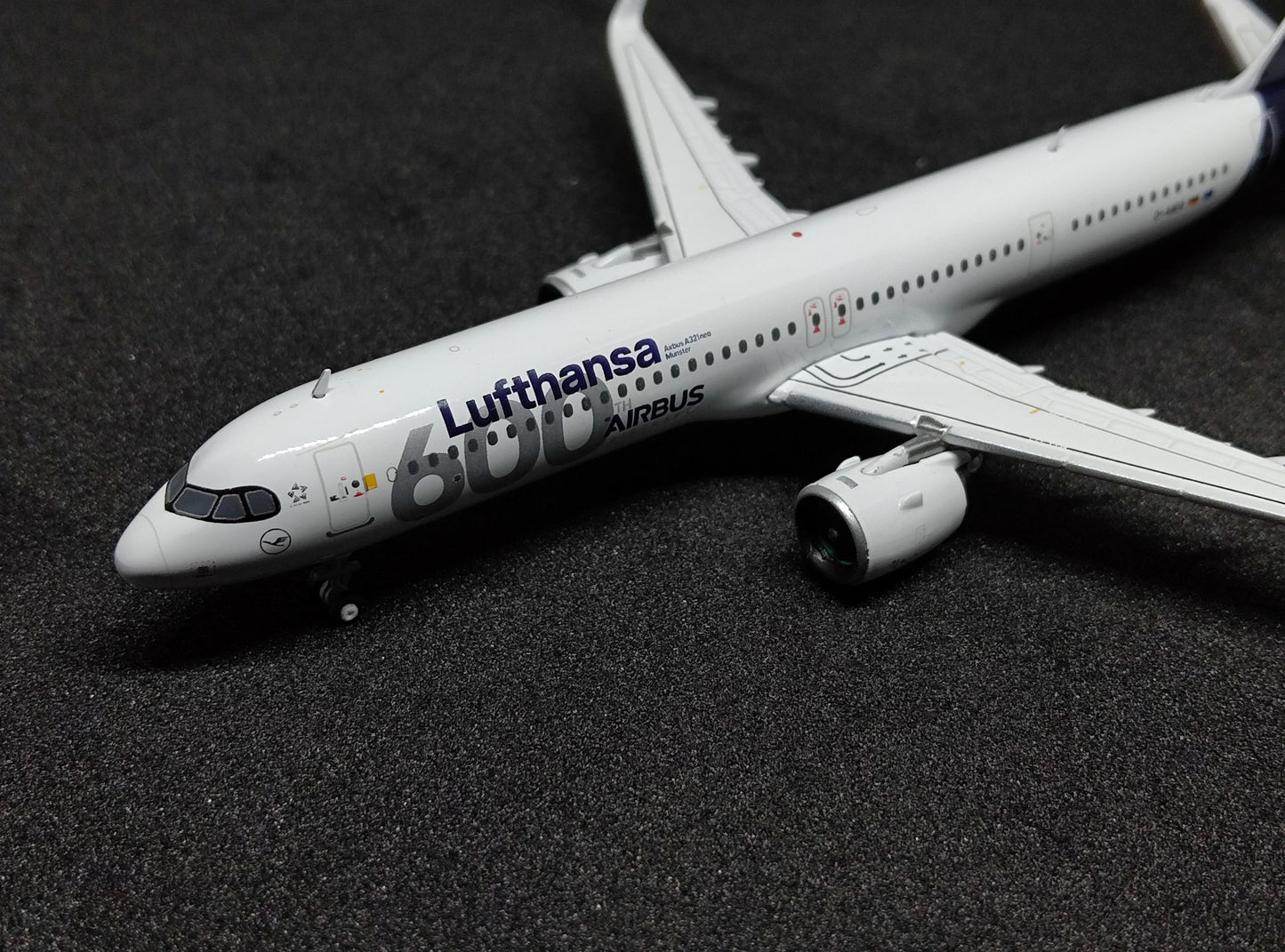 Lufthansa Airbus A321neo (600th Airbus Aircraft Sticker Livery) D-AIEQ 1/400 Diecast Scale Model GeminiJets