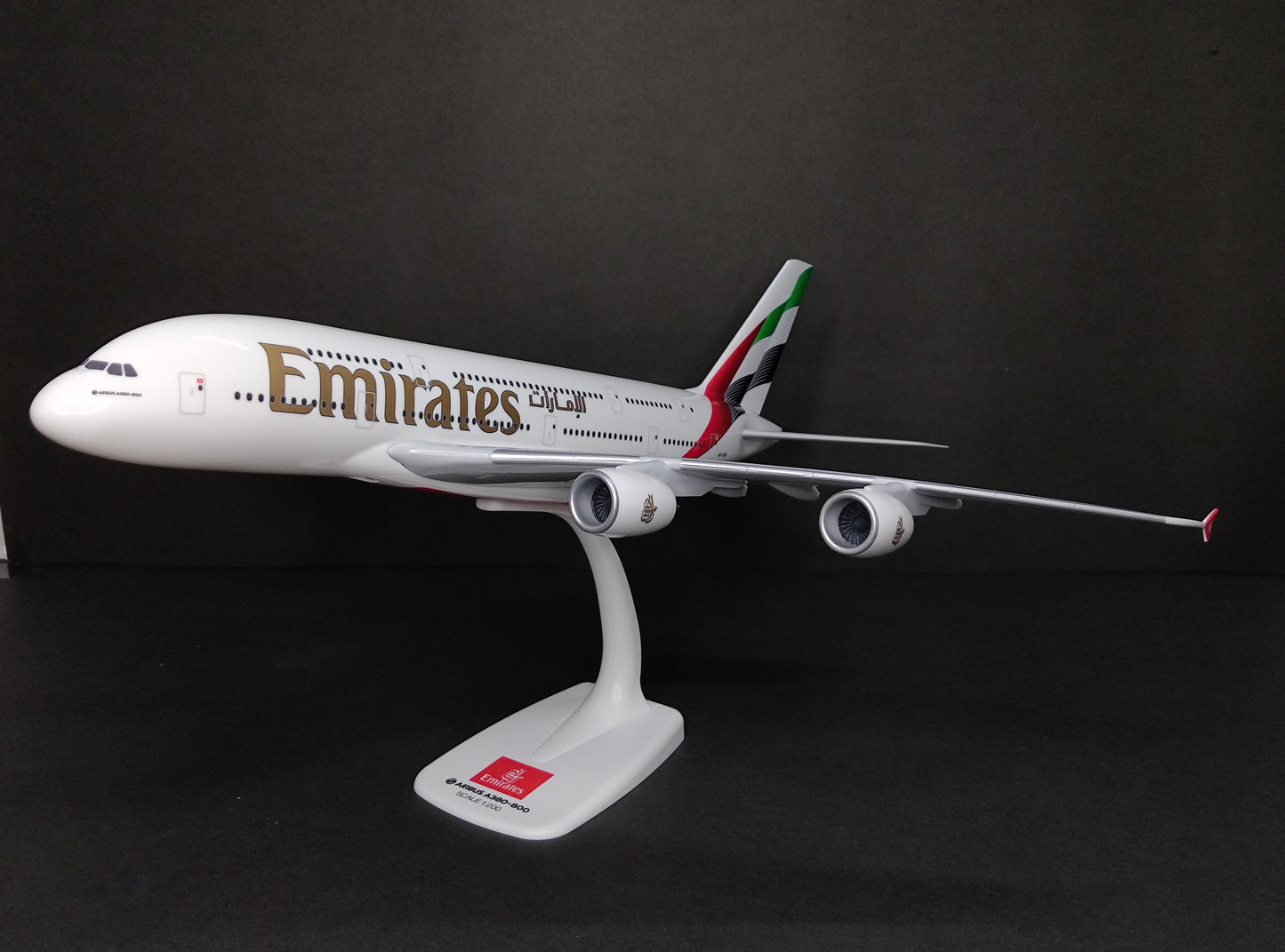 Emirates Airbus A380-800 A6-EOG (New Livery) 1/200 Scale Snap Fit Model