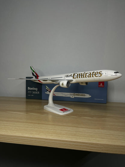 Emirates Boeing 777-300ER A6-ENV 1/200 Snap Fit Scale Model
