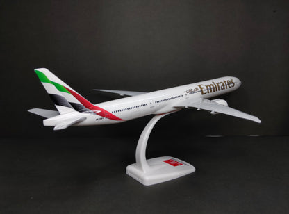 Emirates Boeing 777-300ER A6-ENV (New Livery) 1/200 Snap Fit Scale Model
