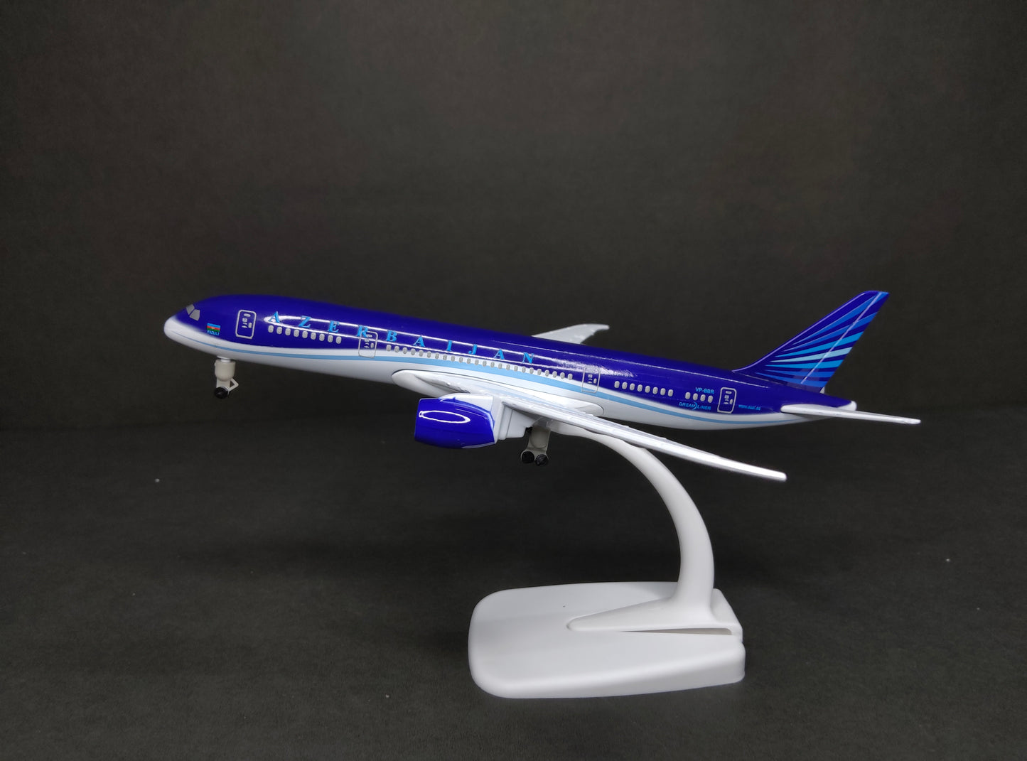 Azerbaijan Boeing B787-8 Dream)Liner VP-BBR 20cms Airplane Model