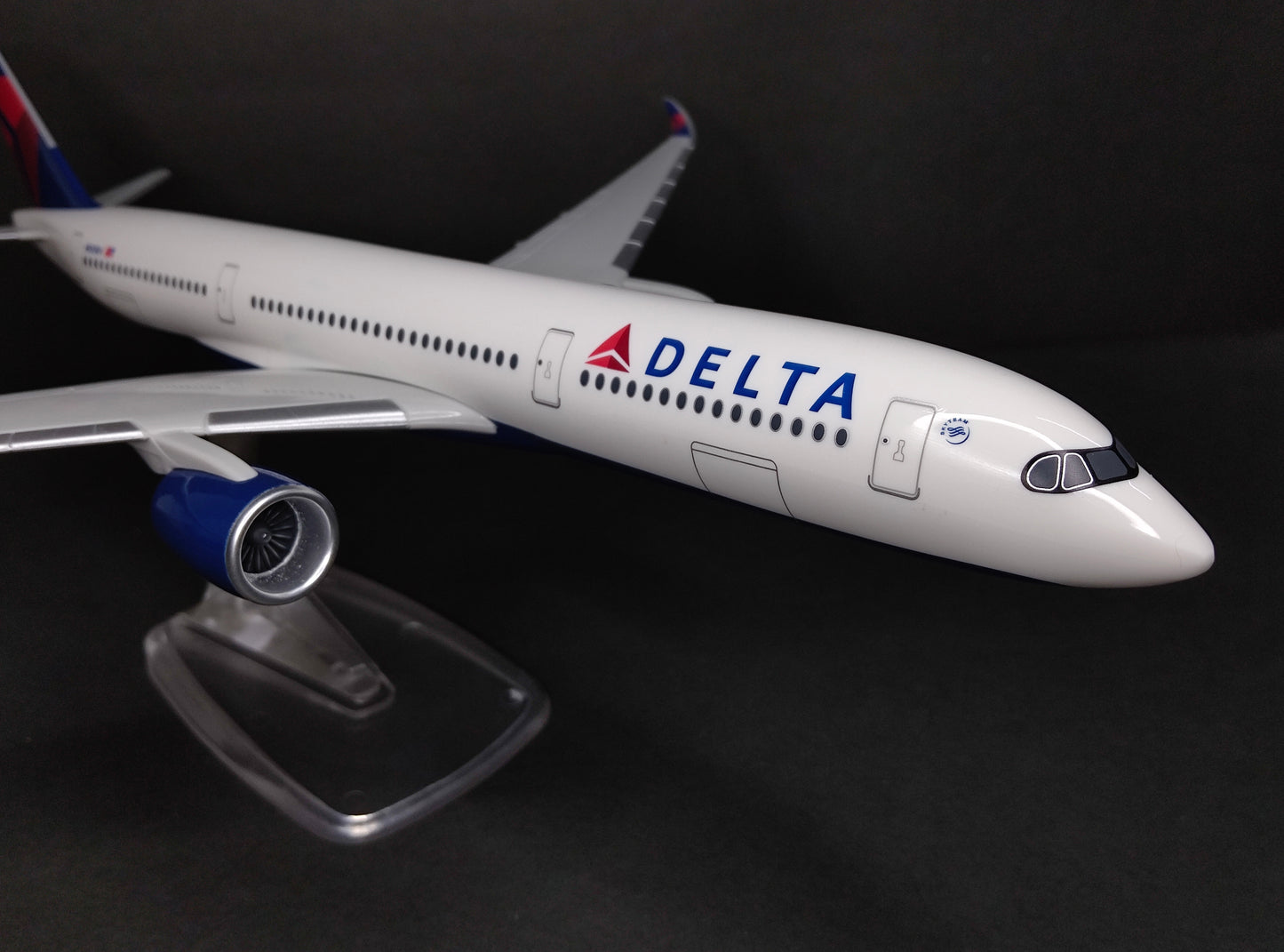 Delta Airlines Airbus A350-900 N501DN 1/200 Scale Snap Fit Model