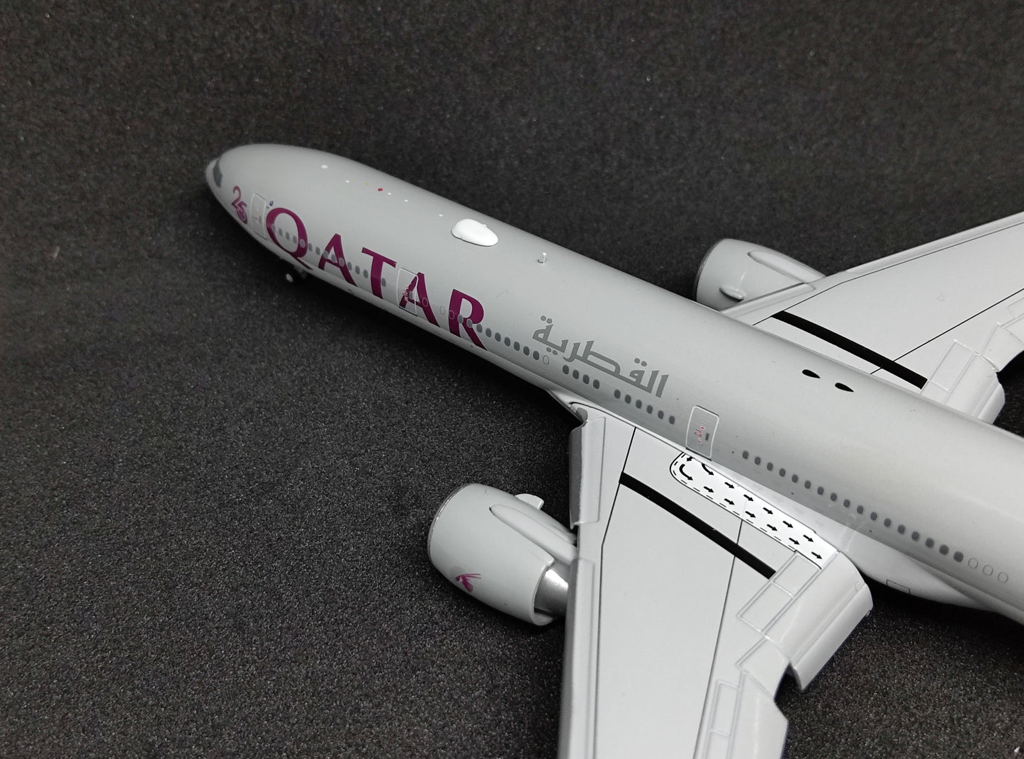 Qatar Airways Boeing 777-300ER A7-BEE (25 Years of Excellence) Flaps Down Version 1/400 Diecast Scale Model JCWings