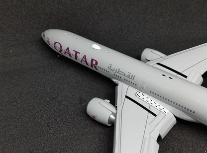 Qatar Airways Boeing 777-300ER A7-BEE (25 Years of Excellence) Flaps Down Version 1/400 Diecast Scale Model JCWings