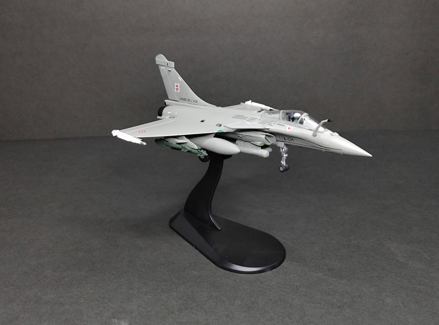 Dassault Rafale Fighter Jet 1/100 Aircraft Scale Model