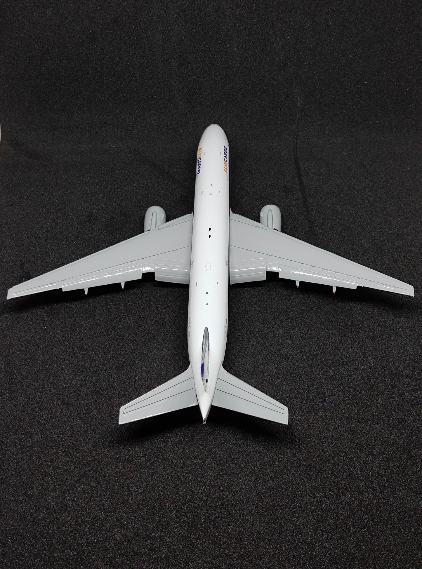 Alis Cargo Boeing B777-200ER EI-GWB 1/400 flaps down version Diecast Scale Model JCWings