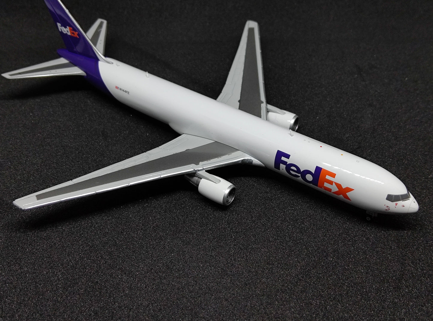 FedEx Boeing 767-300F N144FE 1/400 Diecast Scale Model GeminiJets