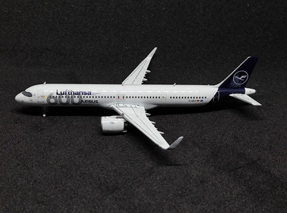 Lufthansa Airbus A321neo (600th Airbus Aircraft Sticker Livery) D-AIEQ 1/400 Diecast Scale Model GeminiJets