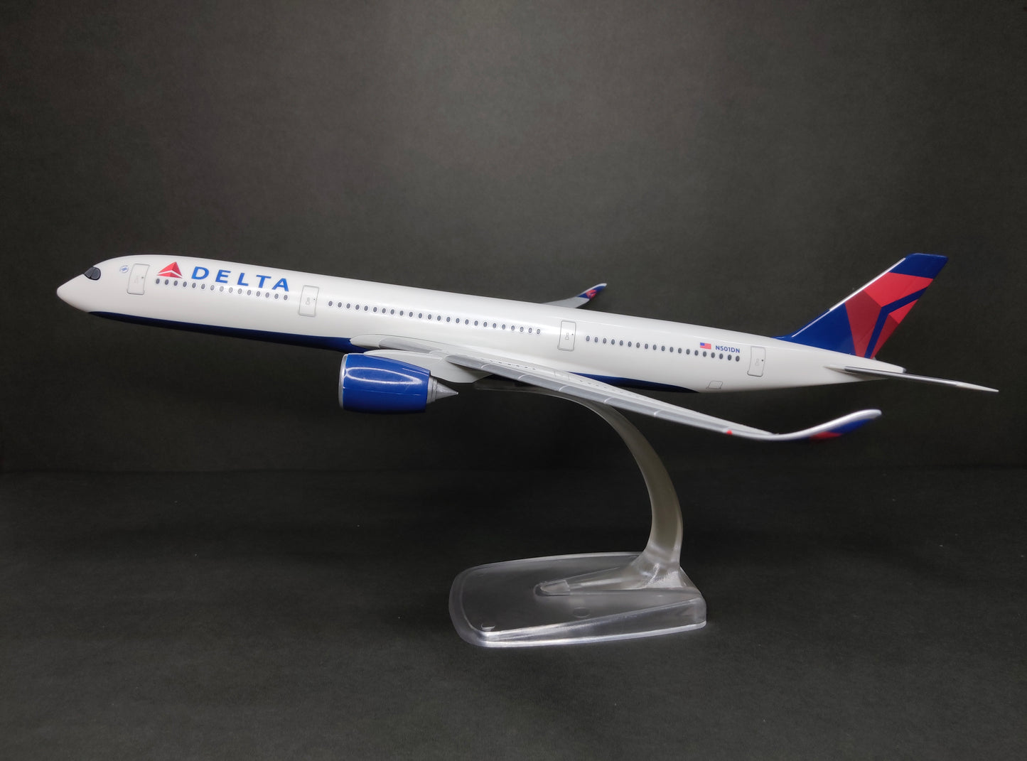 Delta Airlines Airbus A350-900 N501DN 1/200 Scale Snap Fit Model