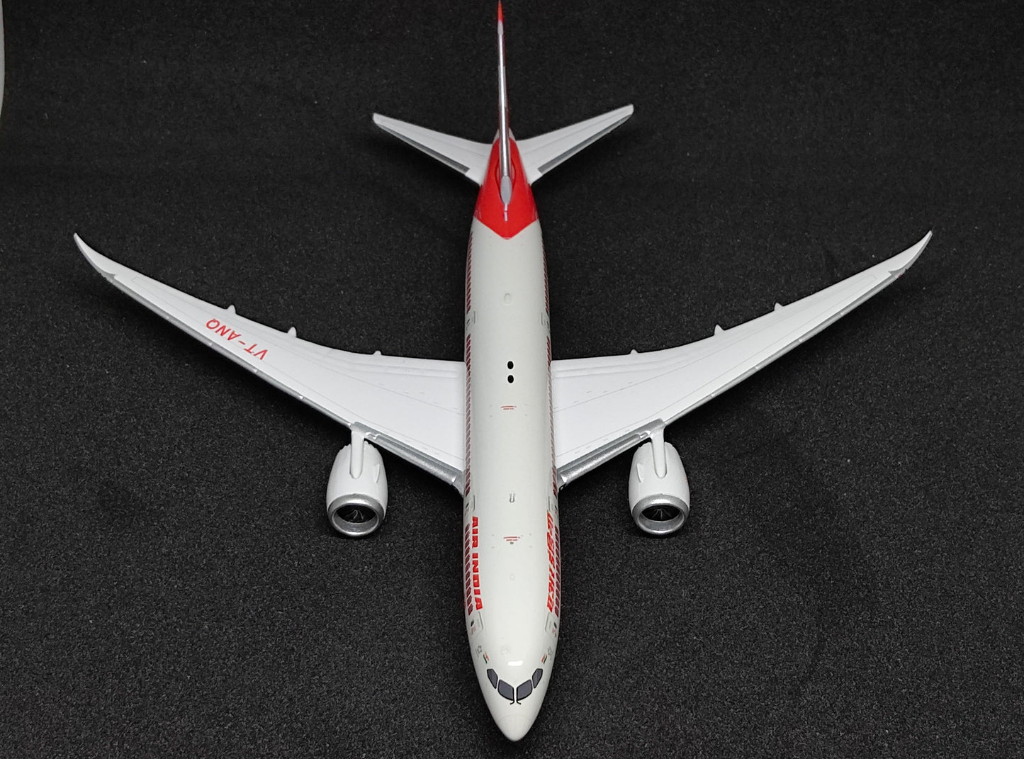 Air India Boeing 787-8 (Shri Guru Nanak Dev Ji 550 Years Celebration Livery) VT-ANQ 1/400 Aircraft Scale Model Phoenix