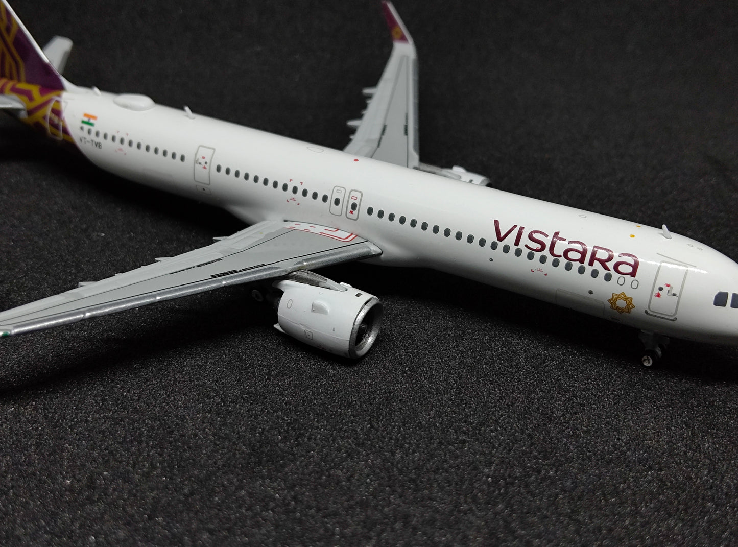 Vistara Airbus A321NEO VT-TVB 1/400 Scale Diecast Model JCWings