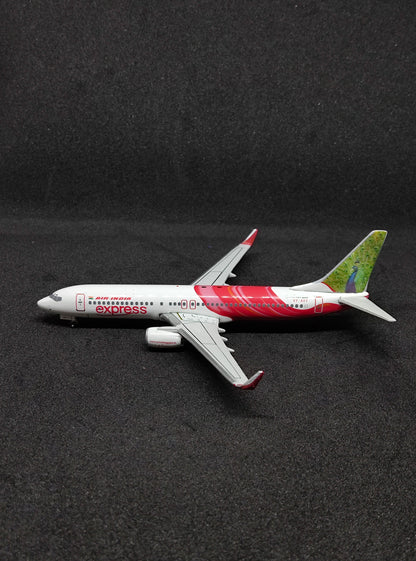 എയർ ഇന്ത്യ എക്സ്പ്രസ് ബോയിംഗ് 737-800 VT-AXT (Stork & Peacock) 1/400 സ്കെയിൽ ഡൈകാസ്റ്റ് മോഡൽ ബ്രാൻഡ് ഫീനിക്സ്