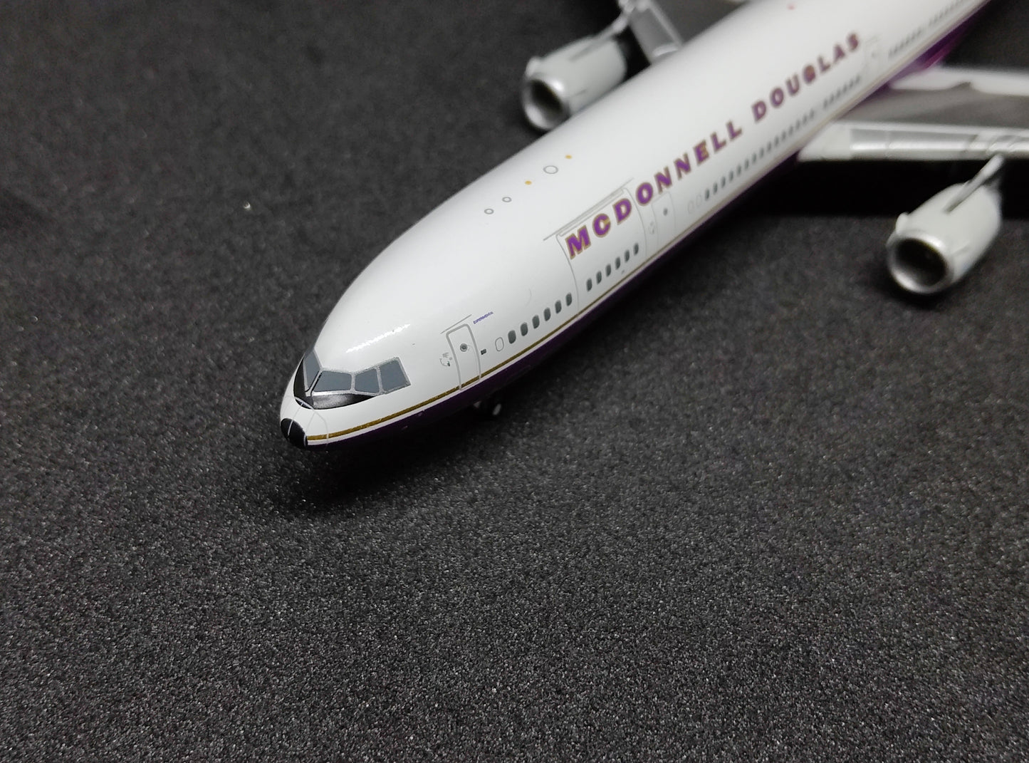 MCDonnell Douglas MD11 N211MD House Livery 1/400 Aircraft Scale Model YYWings