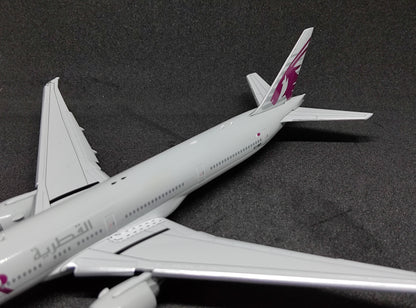 Qatar Airways Boeing 777-300ER A7-BEE (25 Years of Excellence) Flaps Down Version 1/400 Diecast Scale Model JCWings