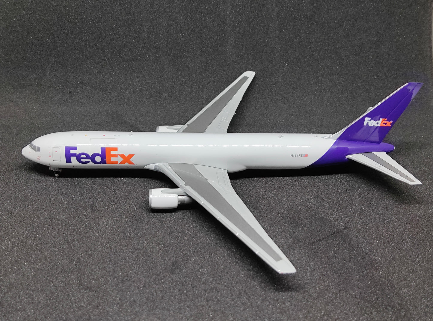 FedEx Boeing 767-300F N144FE 1/400 Diecast Scale Model GeminiJets