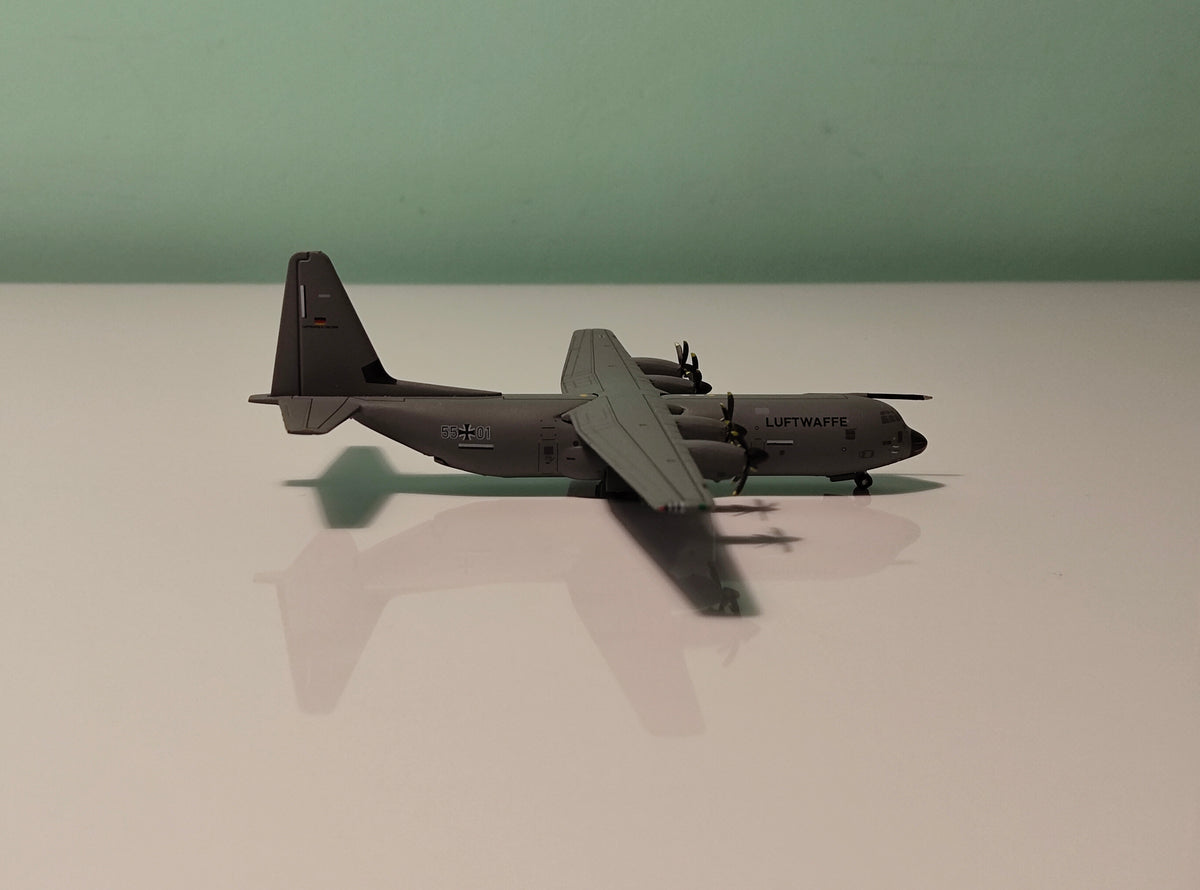 Luftwaffe Lockheed C-130J-30 5501 1/400 Diecast Scale Model GeminiJets