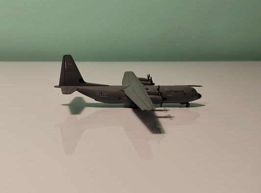Luftwaffe Lockheed C-130J-30 5501 1/400 Diecast Scale Model GeminiJets