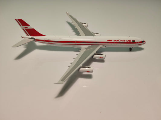Air Mauritius Airbus A340-300 3B-NAV 1/400 Diecast Scale Model Phoenix Models